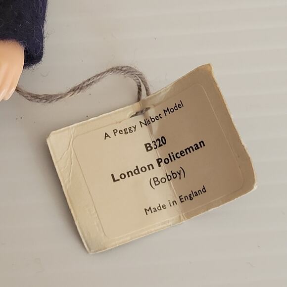 Rare Peggy Nisbet B320 London Policeman (BOBBY) In Uniform. Made in England - Picture 7 of 10
